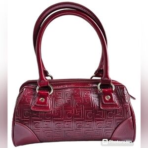LIZ CLAIBORNE SMALL BARREL BAG DARK RED